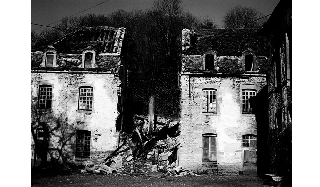 Château de Ste Colombe aile XVIIIe détruite 1986 ©ARCADE